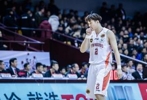 丁彦雨航退役!鲁媒:经十路的神 最强三号位 青春终有谢幕