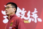 媒体人:这么快丢球,邵指导很可能就会改回四后卫