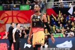 齐发力!首节江苏全队30分 贾尔斯&亨特合砍26分
