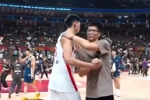 媒体人:徐昕焦泊乔生涯轨迹在夏天发生戏剧性的交替 心疼焦泊乔