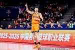 媒体人:上海季后赛经验不够丰富 这显出去年夏天引援的重要&正确