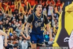 战神!奎因24中14轰下全场最高39分9板8助3断 三分12中8