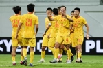足球报:国足对阵新加坡下半场换上10人,整体混乱缺乏磨合