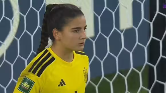 U20女足世界杯夺冠！西班牙点球4-3朝鲜，美女门将两扑点