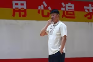 顾全：平常心对待揭幕战 对拉塞尔会重点限制他的投射