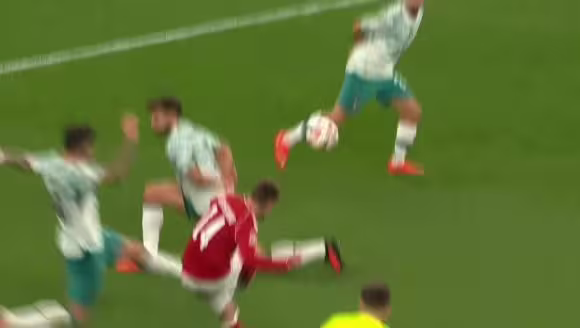 丹麦1-1扳平葡萄牙!达姆斯高兜射完美弧线破门!